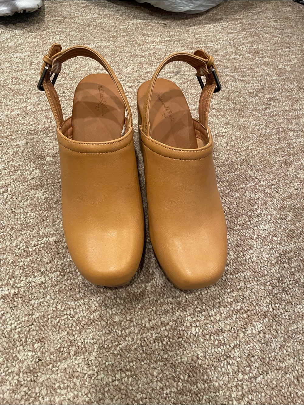 Universal Thread Tan Slingback Clog Heels